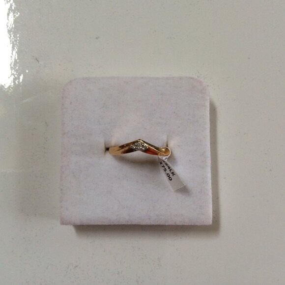 NWT STUNNING 14k GOLD & DIAMOND RING MSRP $400 - Picture 4 of 6